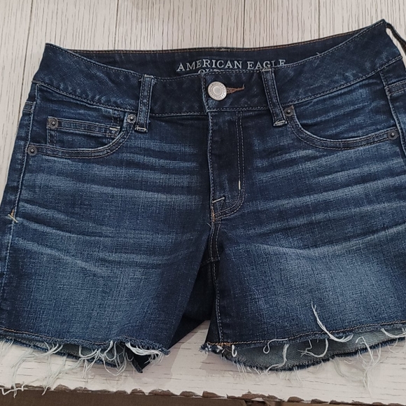 American Eagle shorts - Picture 1 of 3